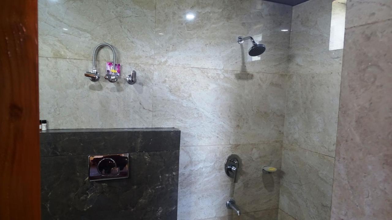 Humble Holiday Inn Kufri Simla Shimla Exterior photo