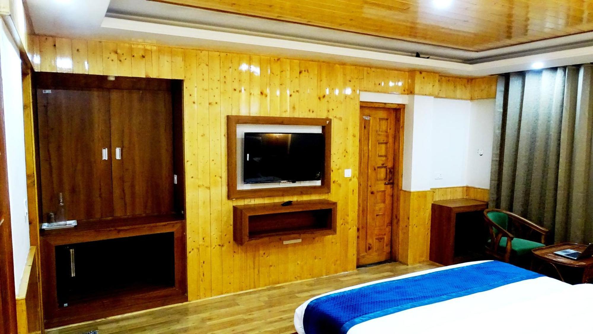 Humble Holiday Inn Kufri Simla Shimla Exterior photo